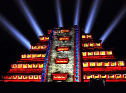 Chichén Itzá by night, Light and Sound Show y Cenote Ik Kil private