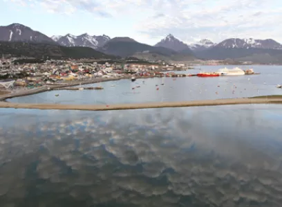 Flug über Ushuaia