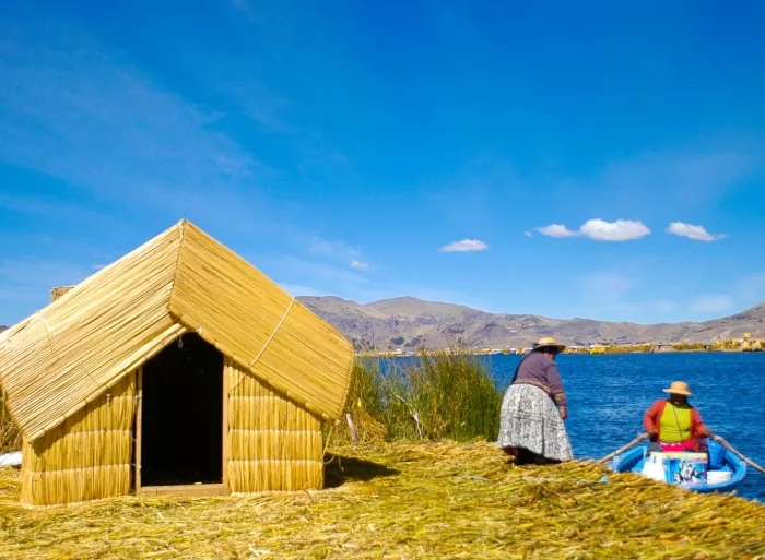 Conheça as famosas Ilhas flutuantes dos Uros no Lago Titicaca (Peru)